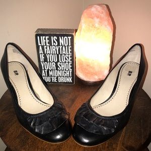HOST PICK BP Black Ruffle Toe Leather Wedges Size 10